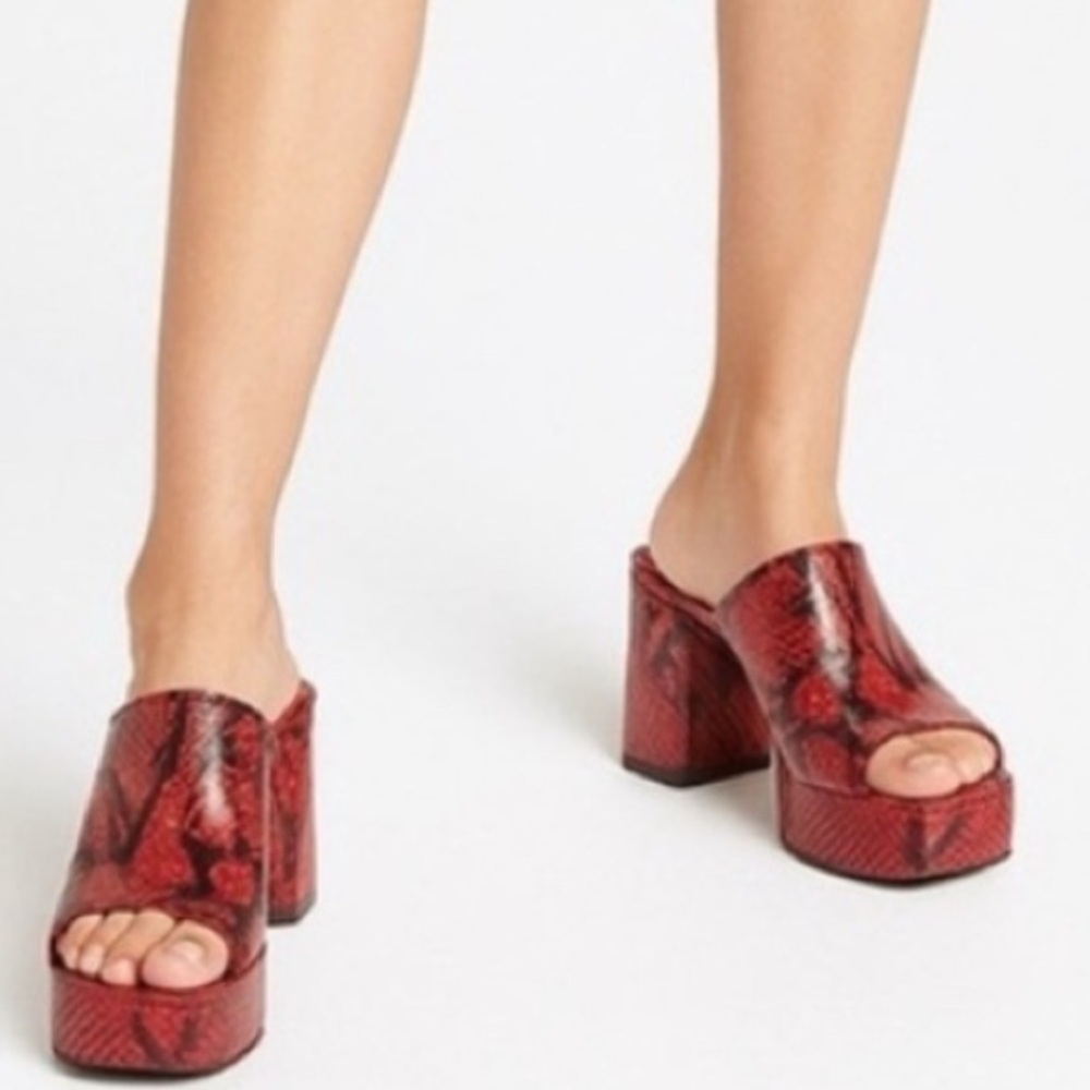 RAYE RED SNAKESKIN PLATFORM MULES SIZE 7|CHUNKY HEAL SLIPON STATEMENT SHOES NWOT